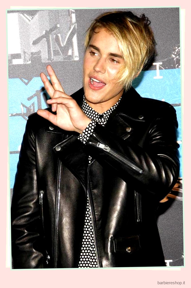 Evoluzioni dei capelli di Justin Bieber 10