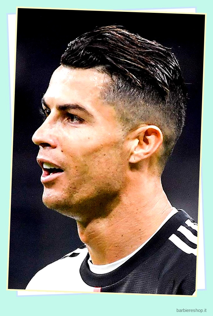 Idee per i tagli di capelli di Cristiano Ronaldo: Acconciare i capelli come una stella del calcio 5