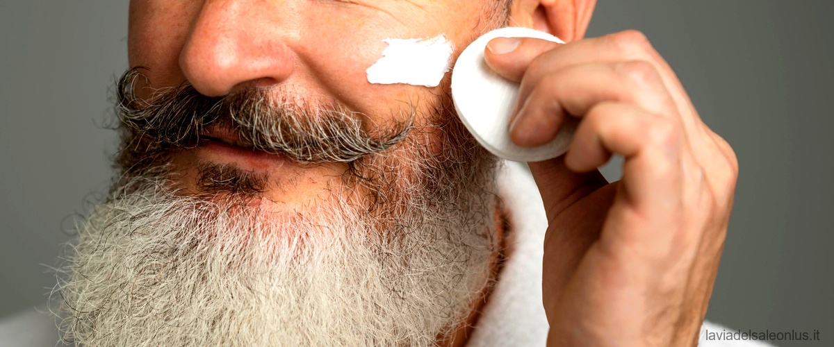 Domanda: Come posso eliminare i peli bianchi della barba?